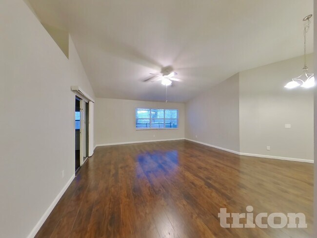 Building Photo - 4716 Hunts Ct