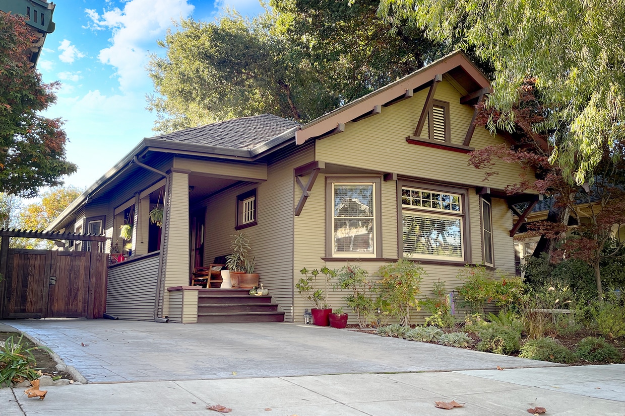 Primary Photo - Well-Appointed Naglee Park Historic Home