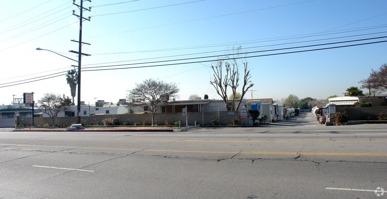 Building Photo - Glenoaks Mobilehome Park