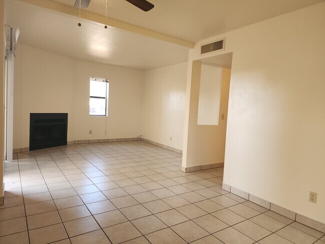 Foto del edificio - 4601 E 2nd St