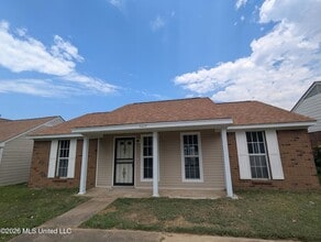 Building Photo - 3426 Laurelwood Dr