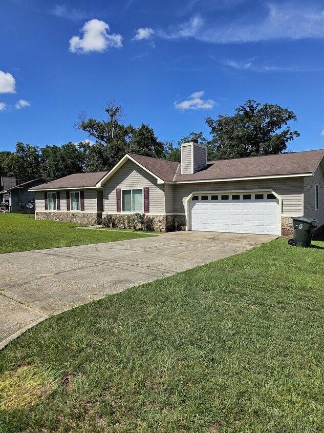 1304 Clearmont Dr, Dothan, AL 36301 House Rental in Dothan, AL