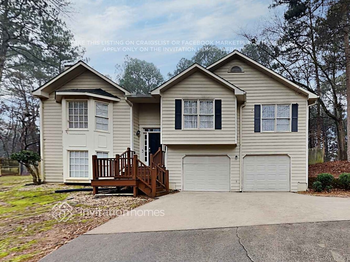 Primary Photo - 240 Churchill Way