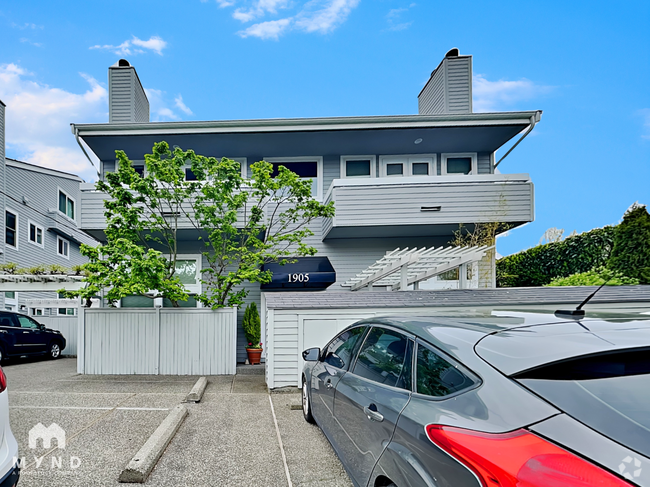 Building Photo - 1905 42nd Ave E
