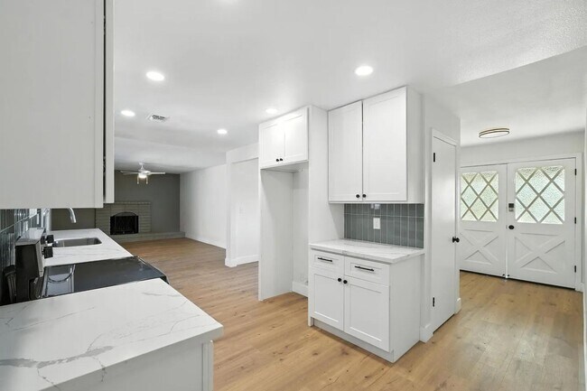 Foto del edificio - Charming 4 bedroom 2 bathroom