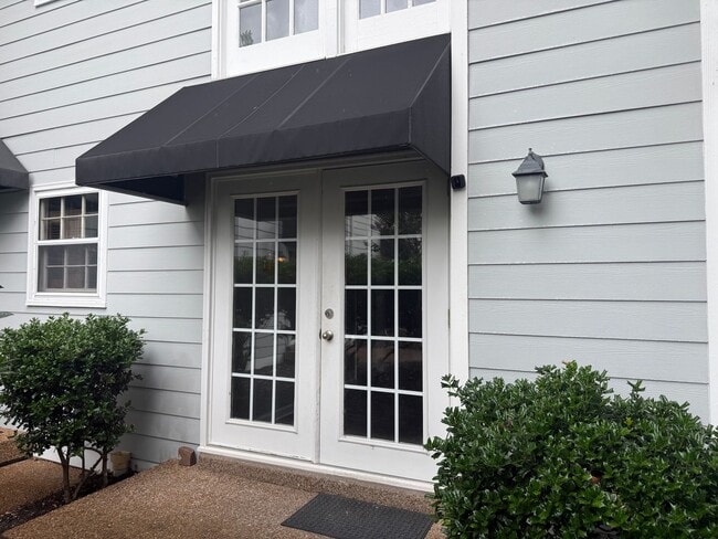 Building Photo - 2135 Acklen Ave