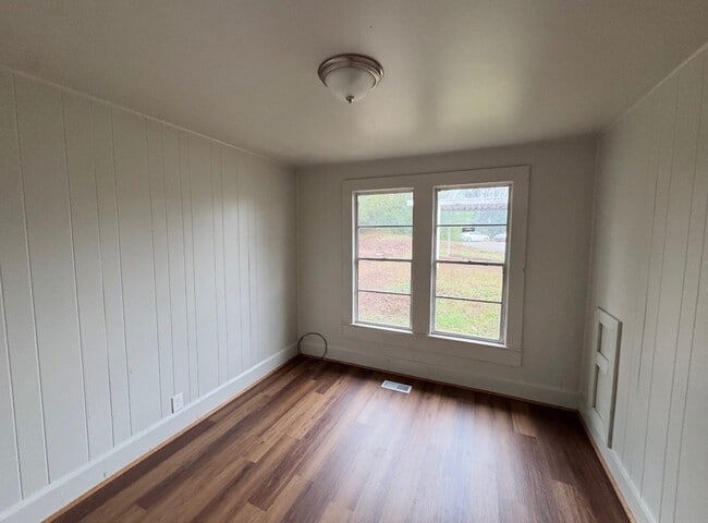 Foto del edificio - 5709 13th St S