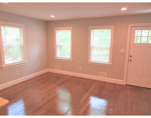 Building Photo - 284 Weymouth St