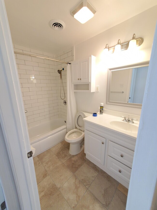 Foto del edificio - 35811 Glen St