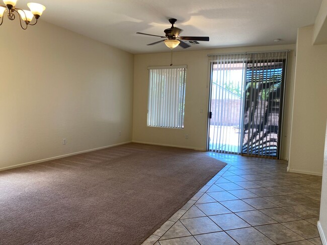 Foto del edificio - Gilbert 4Bed-2Bath Single Story House for Rent - RV Gate
