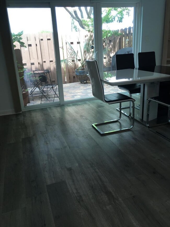 Building Photo - 1690 NE 33rd Ave