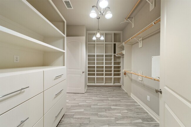 Building Photo - 199 Springs Edge Dr