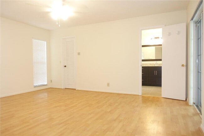 Building Photo - 1540 NW 96th Ave