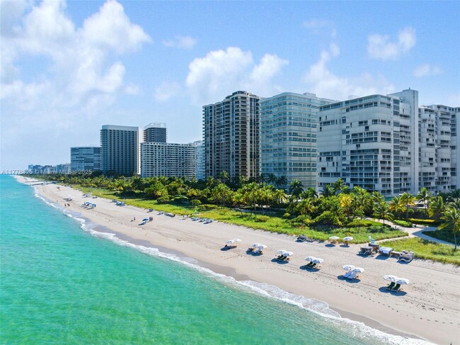 Building Photo - 10155 Collins Ave