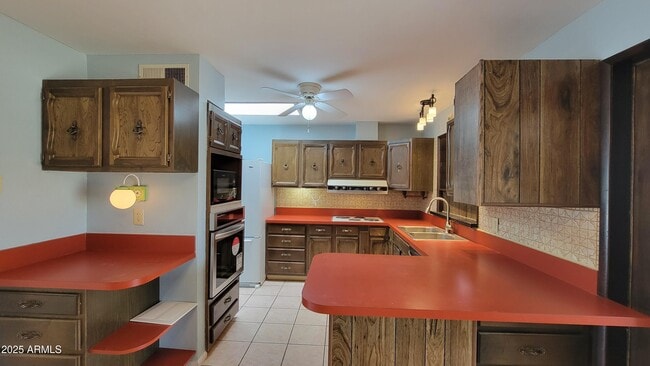Building Photo - 601 Cll Del Sud