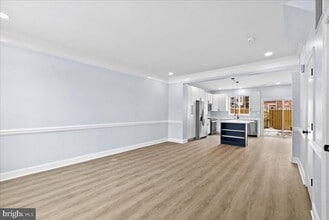 Building Photo - 13133 Park Crescent Cir