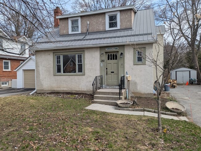 Building Photo - 281 Dufferin Ave