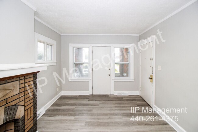 Foto del edificio - 3188 W 111th St