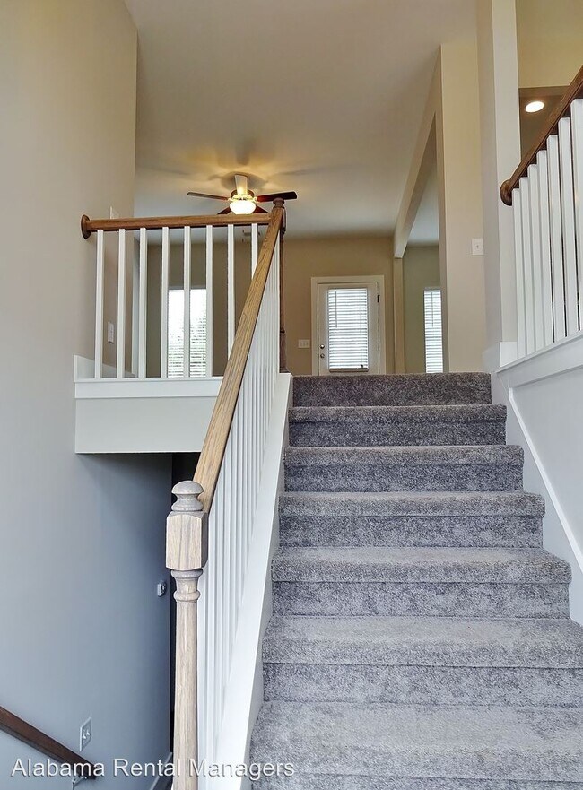 Foto del edificio - 4 br, 3 bath House - 4422 Buttercup Lane