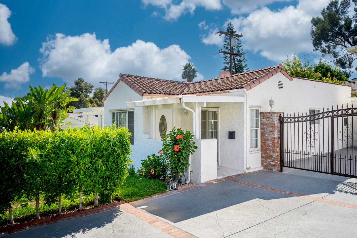 Foto principal - 729 Glenmore Blvd