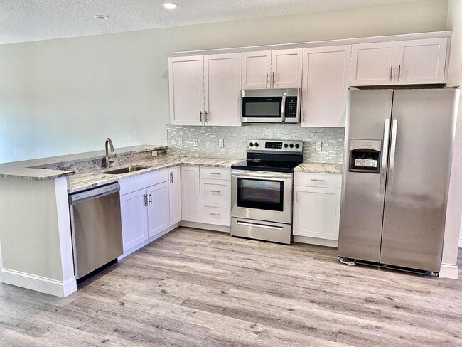 Building Photo - 2225 14th Ave W, Apt 305, Palmetto, FL 34221
