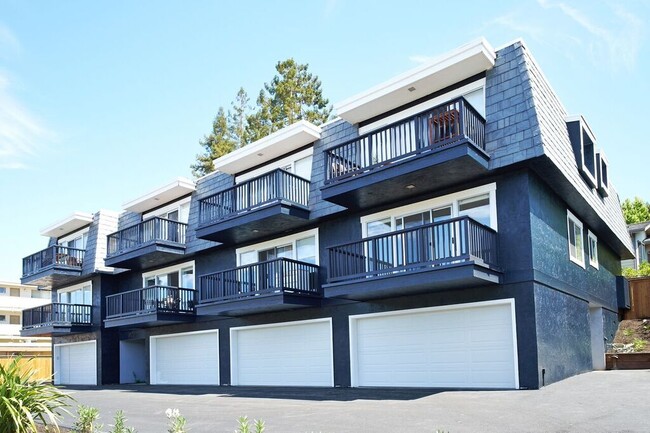 Building Photo - 920 Sir Francis Drake Blvd
