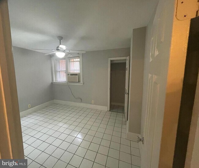 Foto del edificio - 1820 Swann St NW