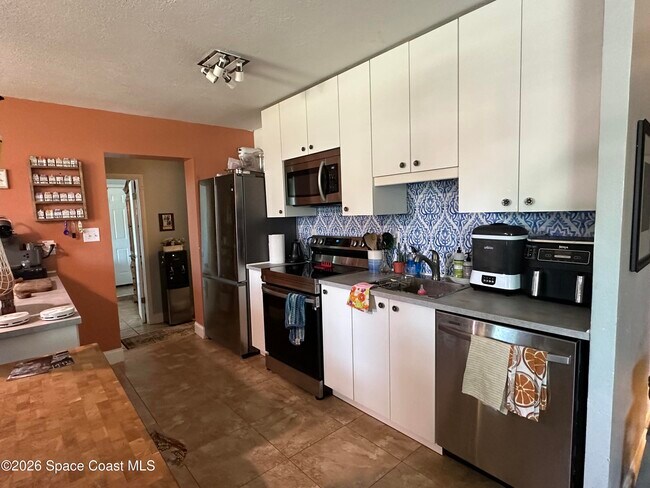 Building Photo - 4406 Sherwood Blvd