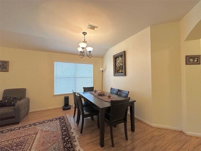 Foto del edificio - 2211 Winding Hollow Dr