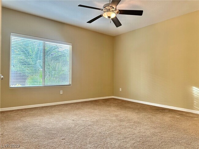 Building Photo - 10625 Acacia Park Pl