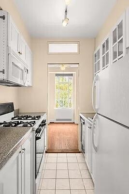 Foto principal - 353 W 56th St
