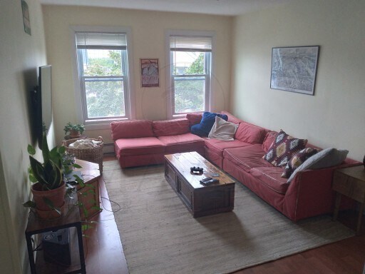 Primary Photo - 39 Illinois Ave