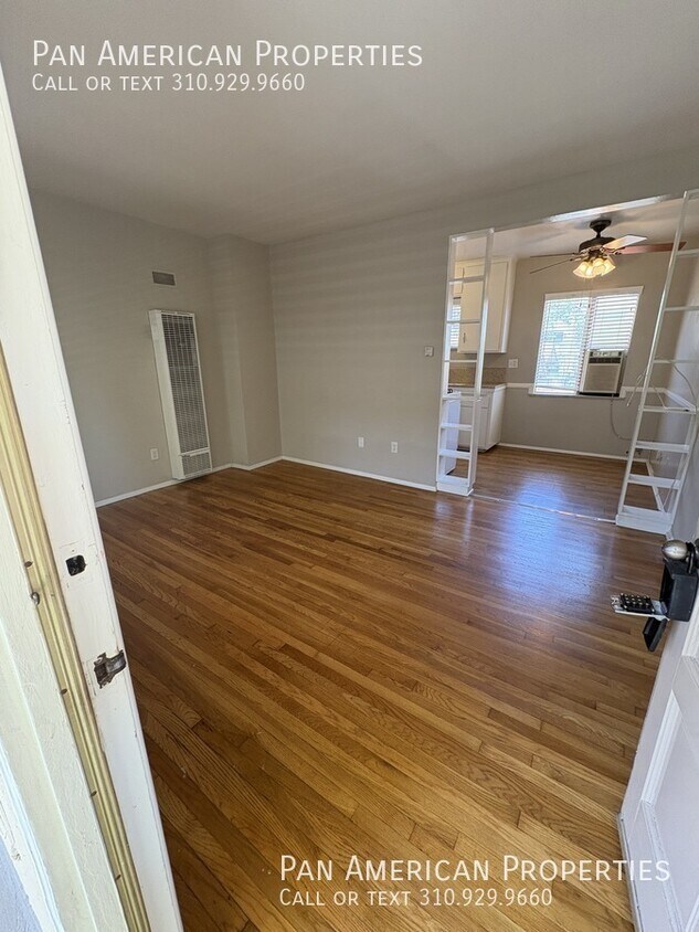 Photo - 335 S. Los Robles Ave-E