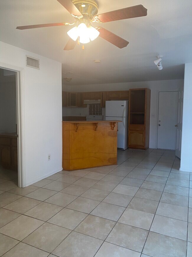 Building Photo - 738 Sonesta Dr