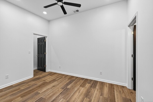 Foto del edificio - 508 Lilly Ave