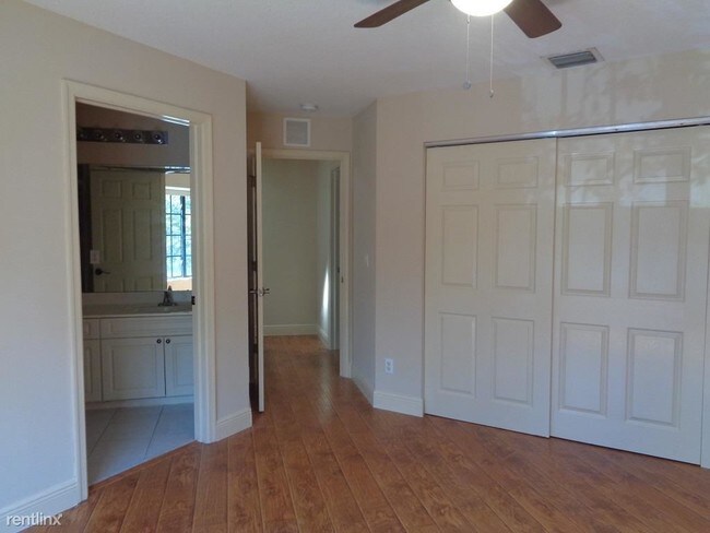 Building Photo - 142 Weybridge Cir