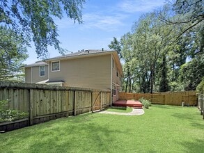 Building Photo - 3 Peach Ridge Pl