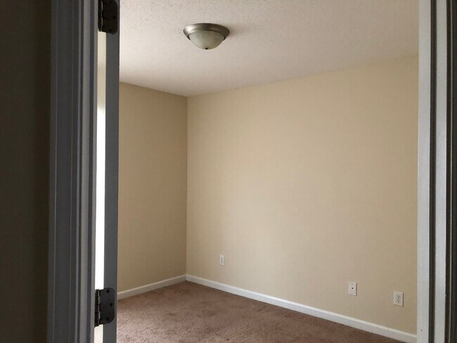 Foto del edificio - 224 Glade Ln
