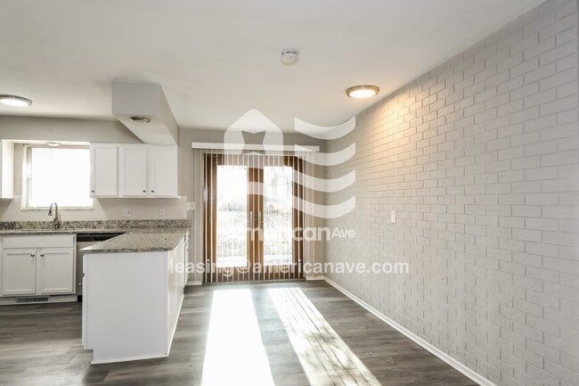 Foto del edificio - 630 W Adams St