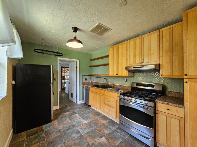 Foto del edificio - 2 Bedroom/2 Bath home near Duck Pond and Citizens Field
