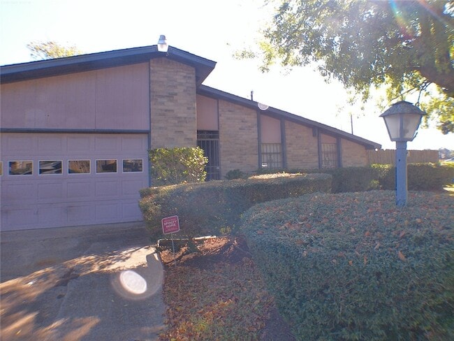 Photo - 15823 Ironside Hill Dr House