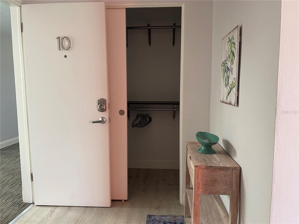 Foto principal - 1508 Dolphin St