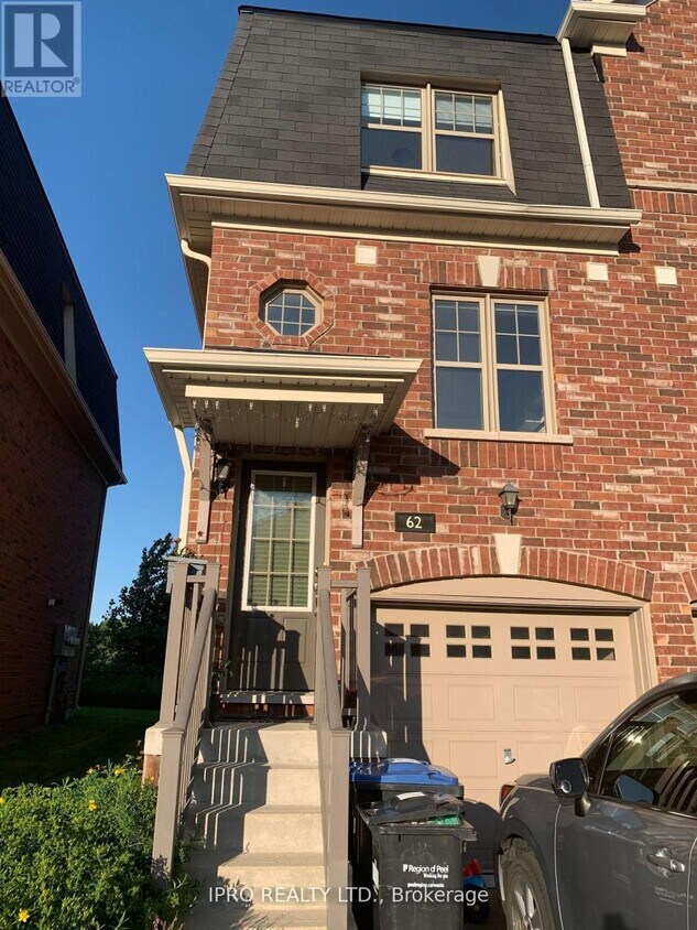 Primary Photo - 62 Soldier St