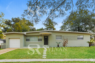 Building Photo - 3713 Hoover Ln