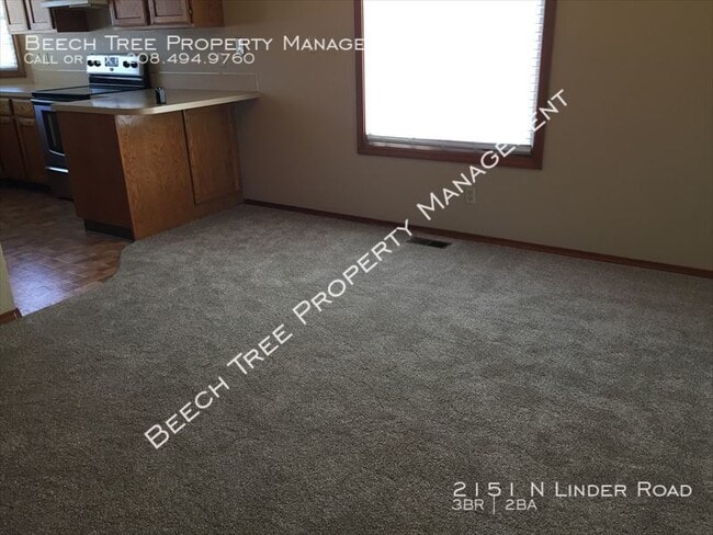 Building Photo - 2151 N Linder Rd