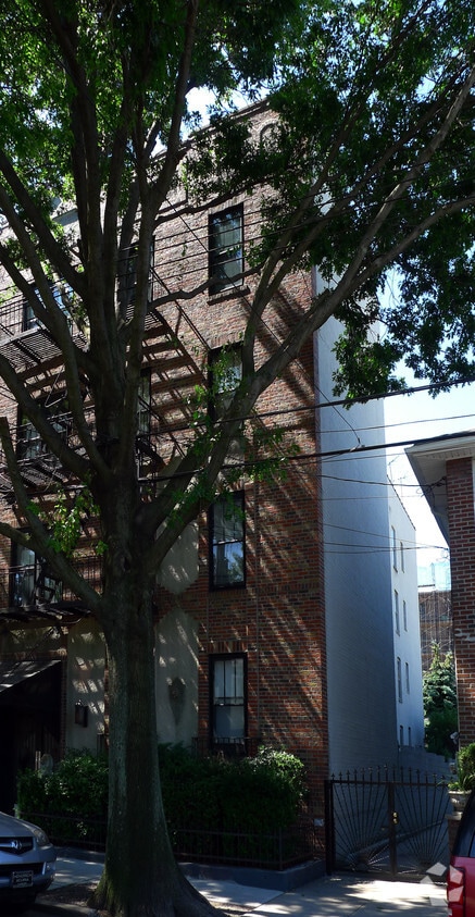 Building Photo - 1624 78th St