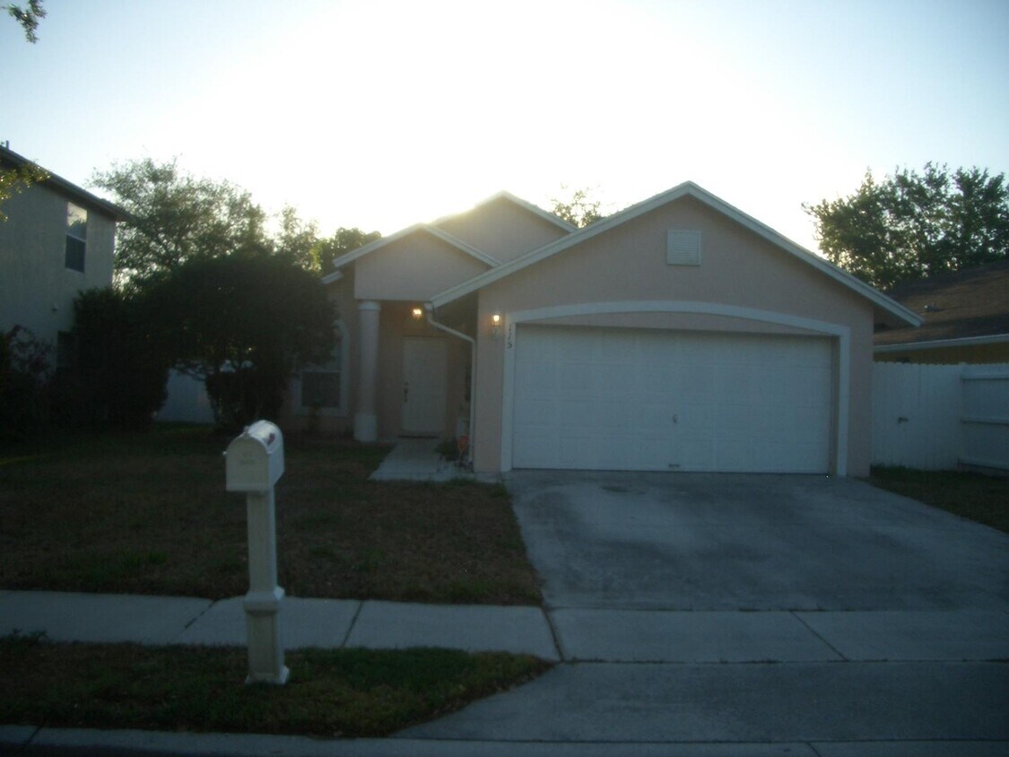 Primary Photo - 115 Pennock Landing Cir