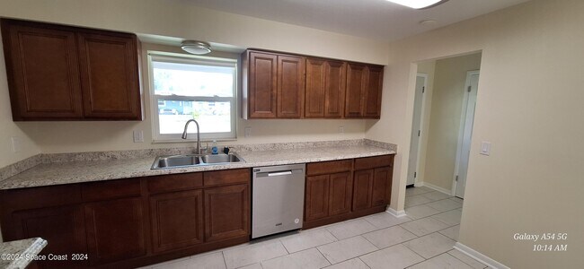 Building Photo - 605 Key Largo Dr S