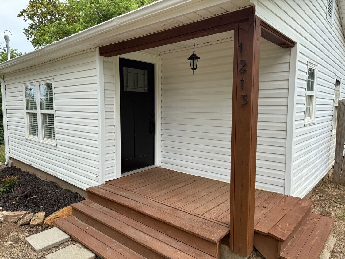 Foto principal - 1213 Leflore St