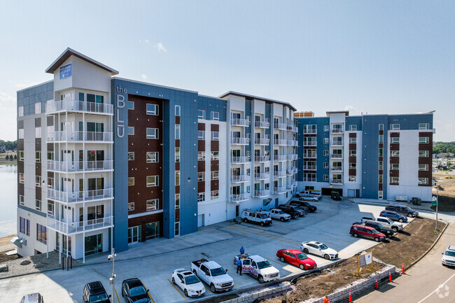 Building Photo - The BLU on Lorraine